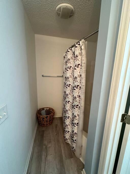 Adorable 3Br/2Ba W/ Garage 2Min Walk Ecu Health Villa Greenville Bagian luar foto