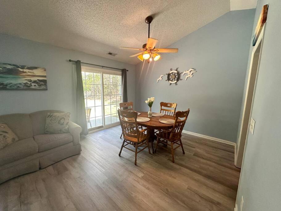Adorable 3Br/2Ba W/ Garage 2Min Walk Ecu Health Villa Greenville Bagian luar foto