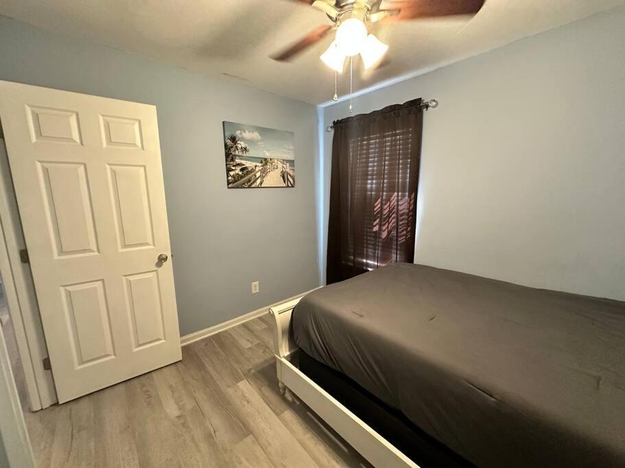 Adorable 3Br/2Ba W/ Garage 2Min Walk Ecu Health Villa Greenville Bagian luar foto