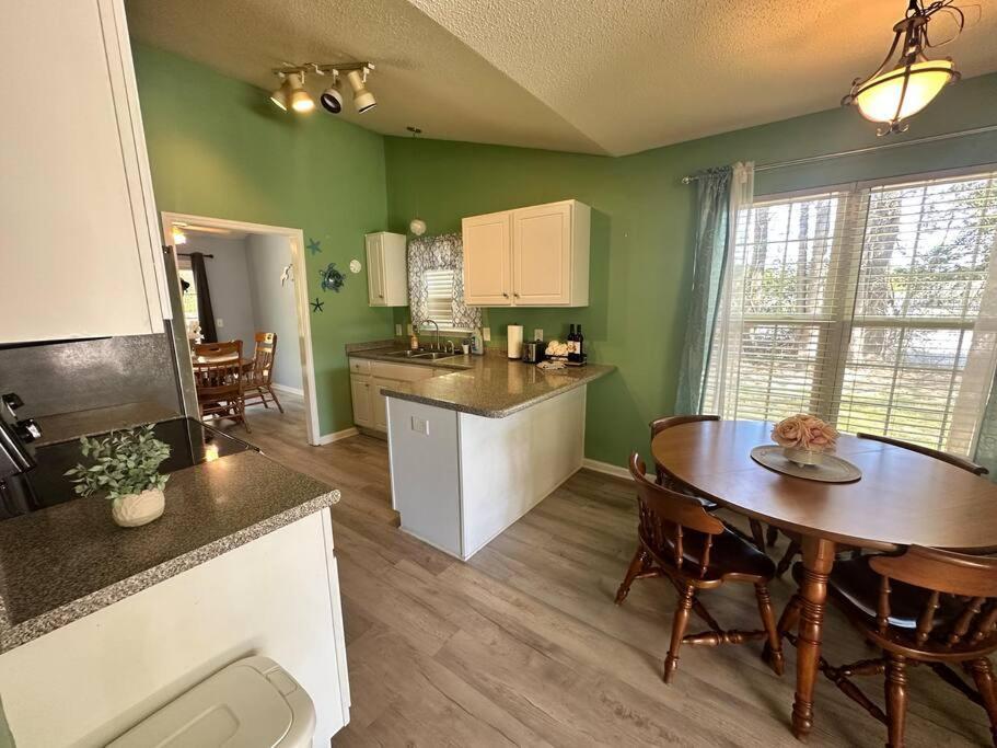 Adorable 3Br/2Ba W/ Garage 2Min Walk Ecu Health Villa Greenville Bagian luar foto