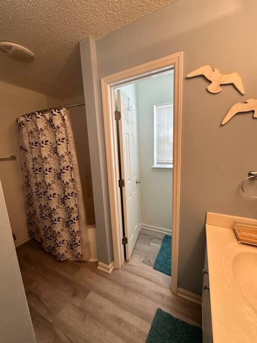 Adorable 3Br/2Ba W/ Garage 2Min Walk Ecu Health Villa Greenville Bagian luar foto