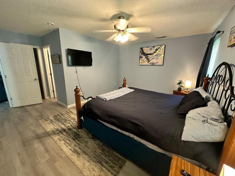 Adorable 3Br/2Ba W/ Garage 2Min Walk Ecu Health Villa Greenville Bagian luar foto