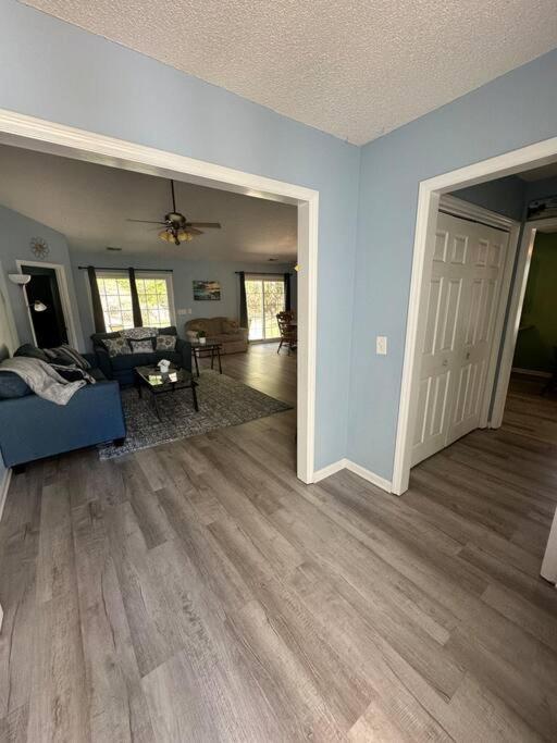 Adorable 3Br/2Ba W/ Garage 2Min Walk Ecu Health Villa Greenville Bagian luar foto