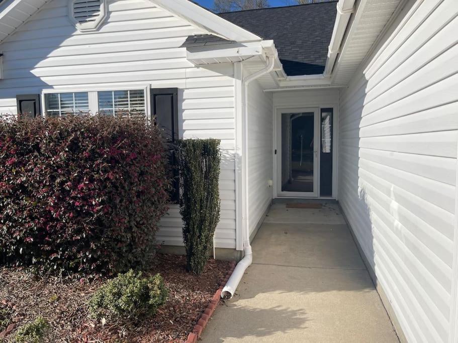 Adorable 3Br/2Ba W/ Garage 2Min Walk Ecu Health Villa Greenville Bagian luar foto