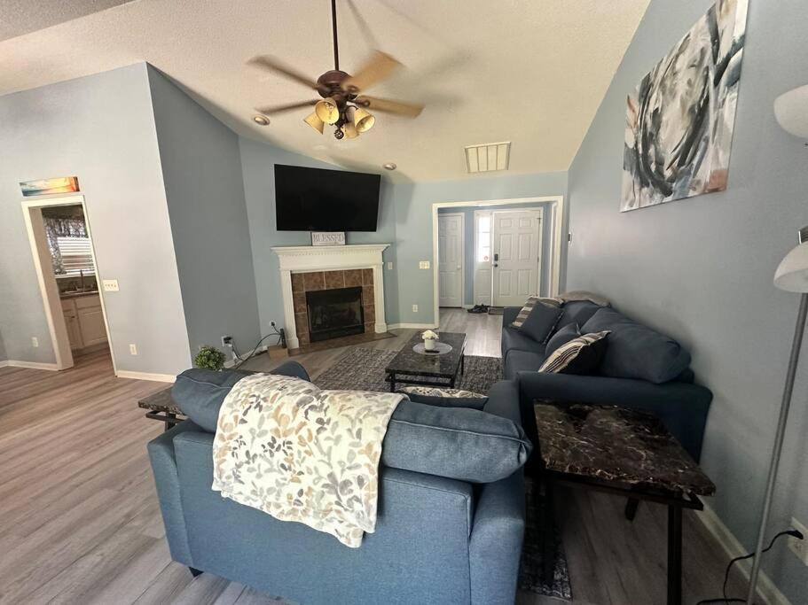 Adorable 3Br/2Ba W/ Garage 2Min Walk Ecu Health Villa Greenville Bagian luar foto