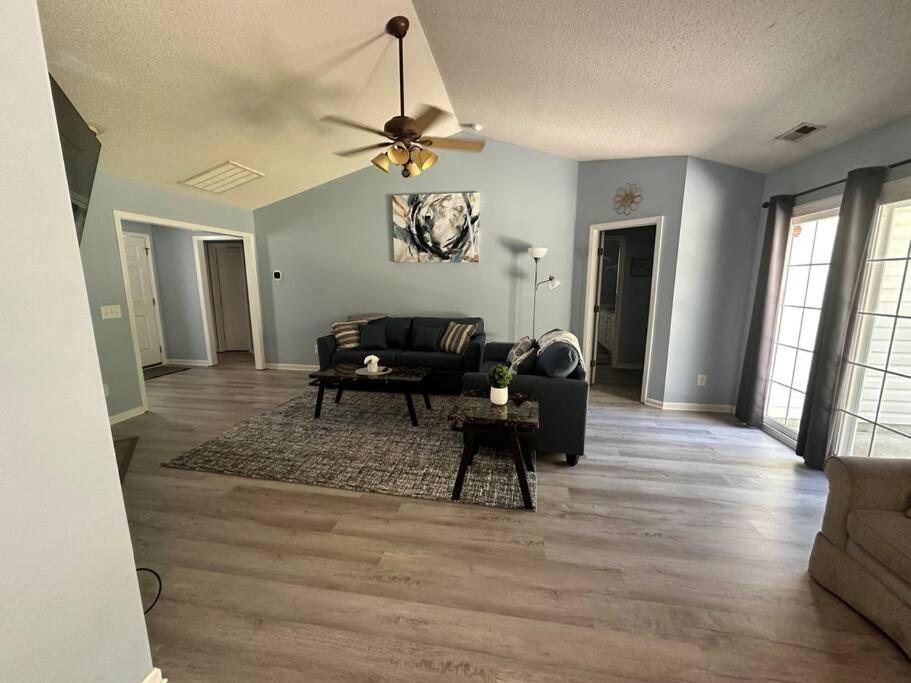 Adorable 3Br/2Ba W/ Garage 2Min Walk Ecu Health Villa Greenville Bagian luar foto
