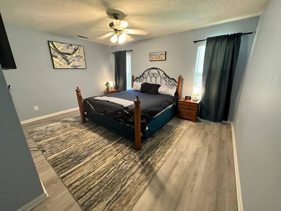 Adorable 3Br/2Ba W/ Garage 2Min Walk Ecu Health Villa Greenville Bagian luar foto